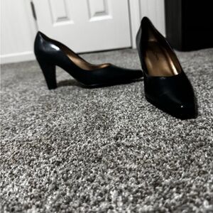 Mario Bellini Elegant Navy Heels